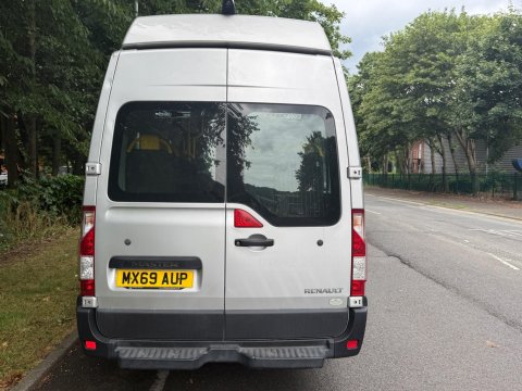 Renault Master 17 seater minibus 7