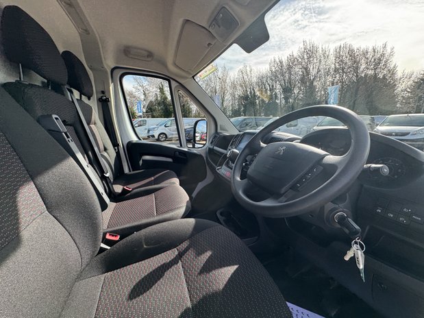 Peugeot Boxer LWB L3H2 [SOLD MM] Medium Roof Pro Premium Plus 335 Air Con Nav Sensors EUR 15