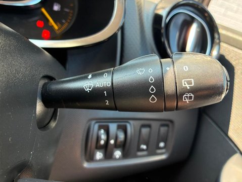 Renault Clio 0.9 TCe Dynamique S MediaNav Euro 5 (s/s) 5dr 14