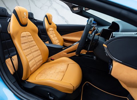 Ferrari Roma SPIDER 18