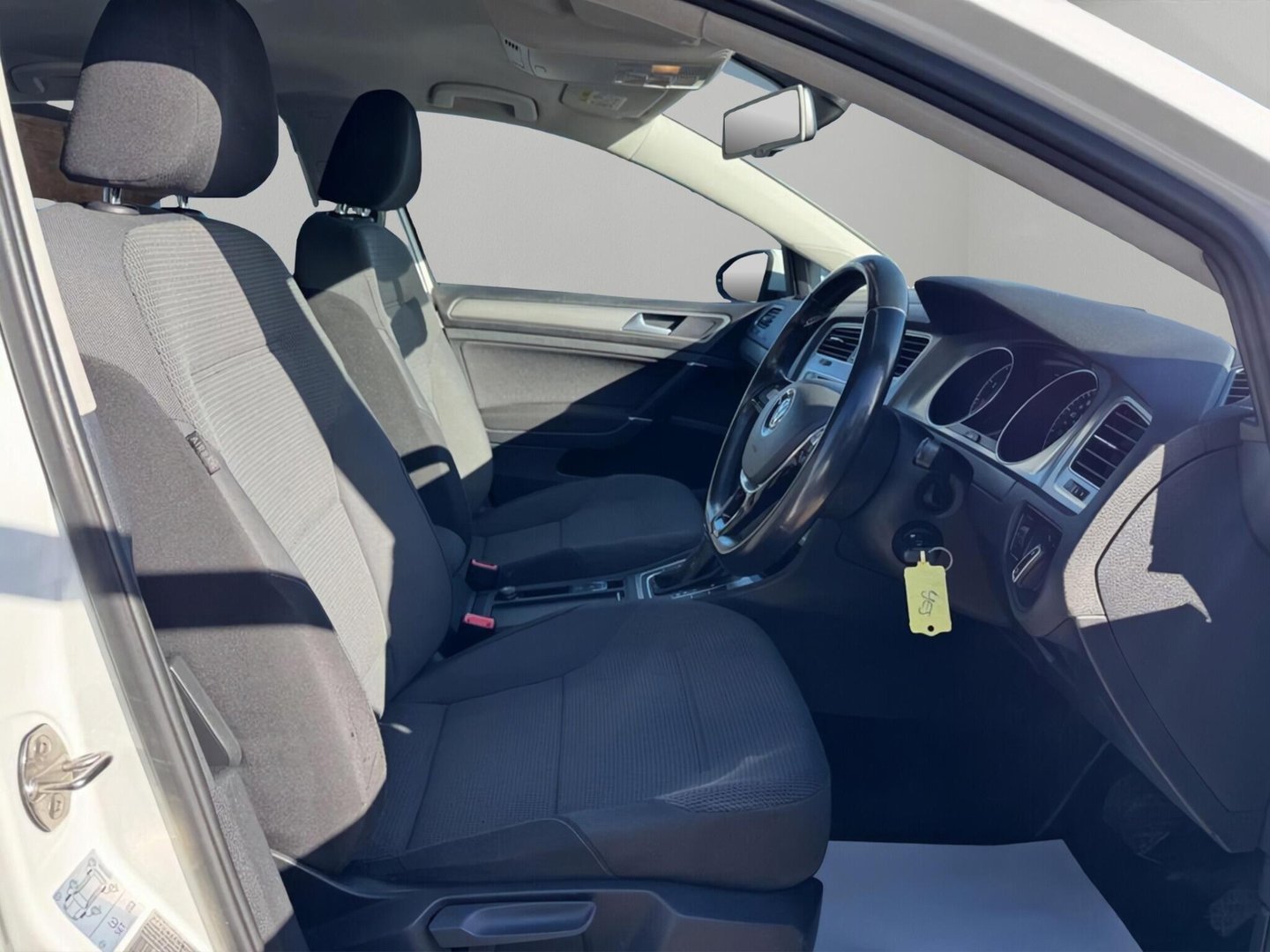 2014 Volkswagen Golf — image 10