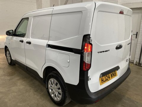 Ford Transit Courier TREND ECOBOOST 9