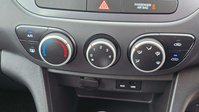 Hyundai i10 1.2 SE Hatchback 5dr Petrol Auto Euro 6 (87 ps) 32