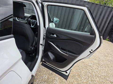 Vauxhall Grandland X 1.2 Turbo SE Euro 6 (s/s) 5dr 27
