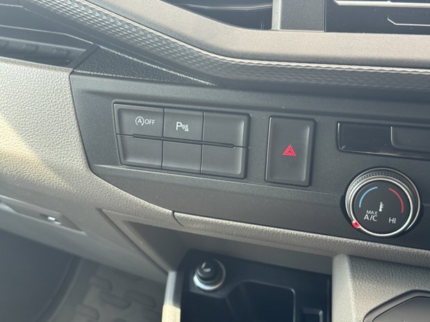 Volkswagen Transporter Shuttle (Sold) 2.0 TDI SE 8 Seater Diesel DSG SWB Euro 6 (s/s) (150 ps) 25