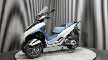 Piaggio MP3 YOURBAN LT 300 RIDE ON A CAR LICENCE TRIKE BIKE PROJECT 5