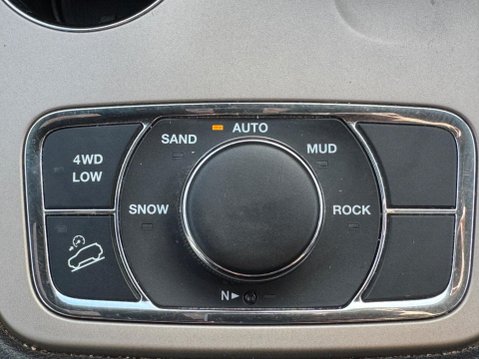 Jeep Grand Cherokee 3.0 V6 CRD Limited Plus SUV 5dr Diesel Auto 4WD Euro 5 (247 bhp) 32