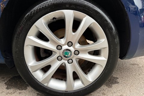 Skoda Superb SE PLUS TDI CR DSG - 2 OWNERS - 14 SERVICES - NEW MOT 56