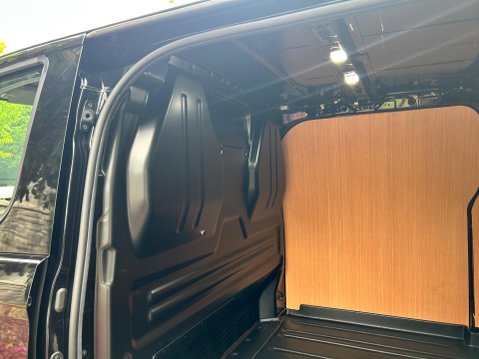 Ford Transit Custom 320 LIMITED L1H1 P/V ECOBOOST 39