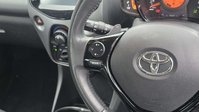 Toyota Aygo 1.0 VVT-i x-play Hatchback 5dr Petrol x-shift Euro 6 (Safety Sense) (71 ps) 32