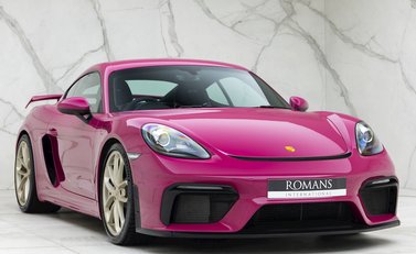 Porsche 718 Cayman GT4 1