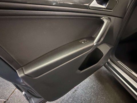 Volkswagen Tiguan 2.0 Tiguan Allspace SEL TDI 4Motion Semi-Auto 4WD 5dr 64