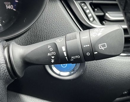 Toyota C-HR 1.8 C-HR-Dynamic HEV CVT 5dr 59