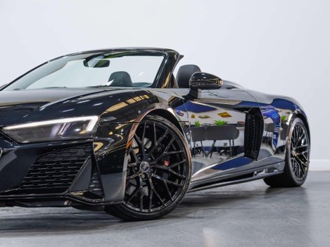 Audi R8 5.2 FSI V10 Spyder 2dr Petrol S Tronic quattro Euro 6 (s/s) (570 ps) 23