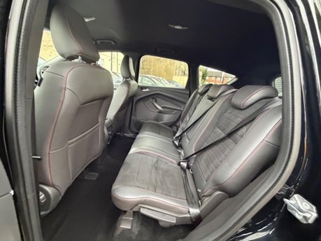 Ford Kuga ST-LINE 11