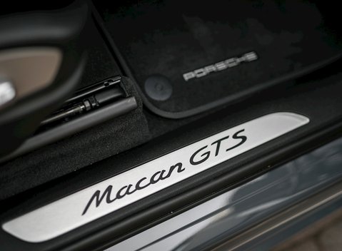 Porsche Macan GTS 17