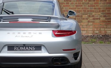 Porsche 911 (991) Turbo S 12
