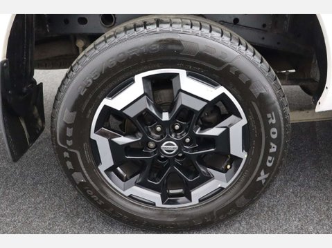 Nissan Navara 2.3 Navara Tekna dCi Auto 4WD 5dr 59