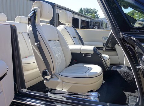 Rolls-Royce Phantom Drophead Series II 18