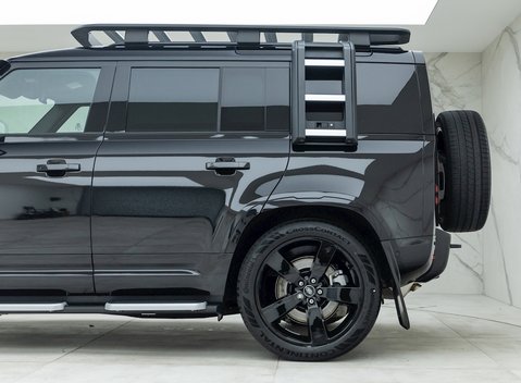 Land Rover Defender 110 D300 Hard Top X-Dynamic HSE 27