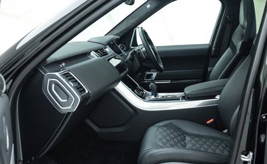 Land Rover Range Rover Sport 5.0 SVR Carbon Edition 16