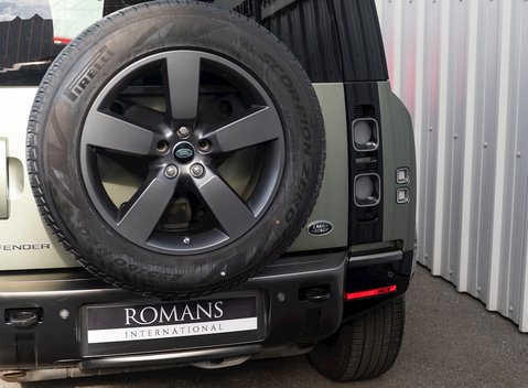 Land Rover Defender 110 X P400 26