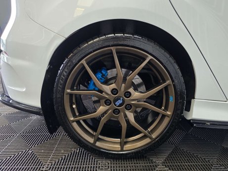 Ford Focus 2.3T EcoBoost RS Hatchback 5dr Petrol Manual AWD Euro 6 (s/s) (350 ps) 22