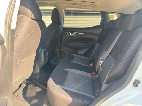 Nissan Qashqai 1.3 DIG-T N-Connecta SUV 5dr Petrol Manual Euro 6 (s/s) (160 ps) 27