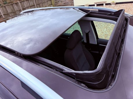 Volkswagen Tiguan 2.0 TDI BlueMotion Tech SE DSG 4WD Euro 5 (s/s) 5dr 2