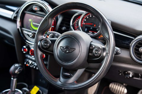 Mini Hatch 2.0 John Cooper Works Auto 3dr 33
