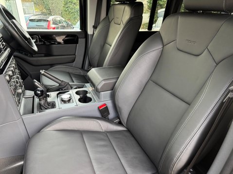 Ineos Grenadier FIELDMASTER EDITION 30