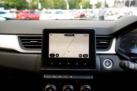 Renault Captur TECHNO E-TECH 26
