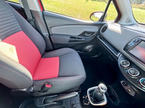 Toyota Yaris VVT-I SPORT 31
