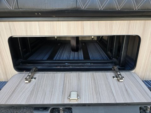 Volkswagen Campervan 12
