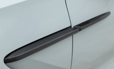 Aston Martin DBX 707 26