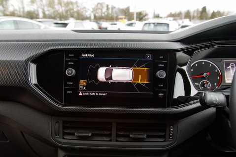 Volkswagen T-Cross SE TSI DSG 28