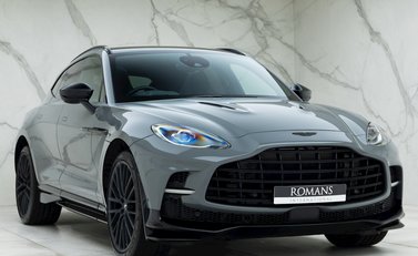 Aston Martin DBX 707 1