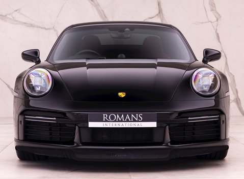 Porsche 911 Turbo S (992) 4