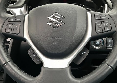 Suzuki Vitara SZ5 BOOSTERJET MHEV 26