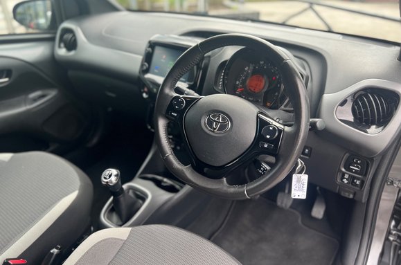 Toyota Aygo 1.0 VVT-I X-TREND TSS 5 DOOR 17