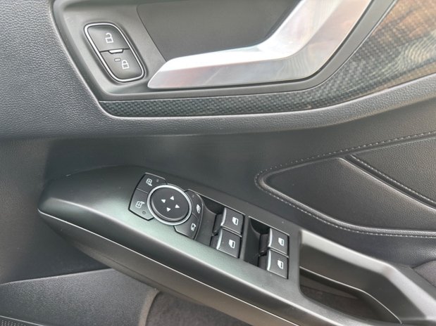 Ford Focus ST-LINE 16