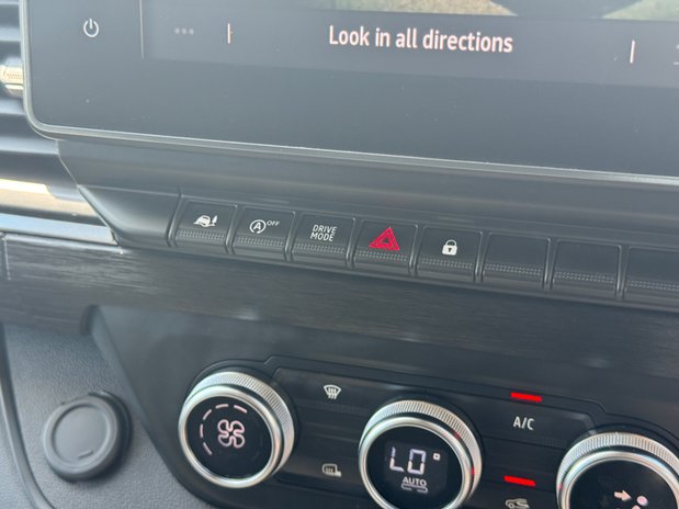Renault Trafic AUTO SWB L1H1 Sport SL30 Air Con Alloys Camera Nav Sensors EURO 6 36