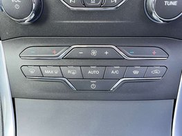 Ford Galaxy 2.5 Galaxy Titanium HEV CVT 5dr 52