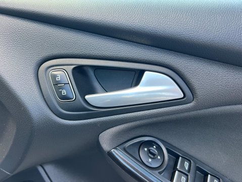 Ford Focus 1.6 Titanium Powershift Euro 6 5dr 33