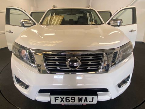 Nissan Navara 2.3 Navara Tekna dCi Auto 4WD 5dr 8