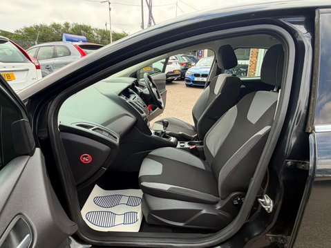 Ford Focus 1.0T EcoBoost Zetec Euro 5 (s/s) 5dr 12
