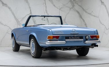 Mercedes-Benz 280 SL W113 Pagoda 13