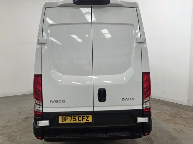Iveco Daily Daily 35C14 Diesel 2.3 High Roof Business Van 4100L WB Hi-Matic 8