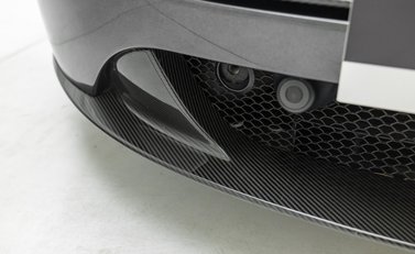 Aston Martin V12 Vantage S 38