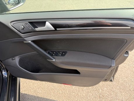 Volkswagen Golf GTE NAV DSG 23